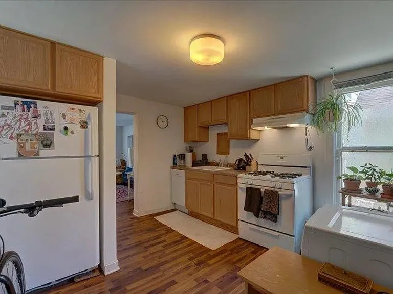 1145 Williamson St — Photo 6