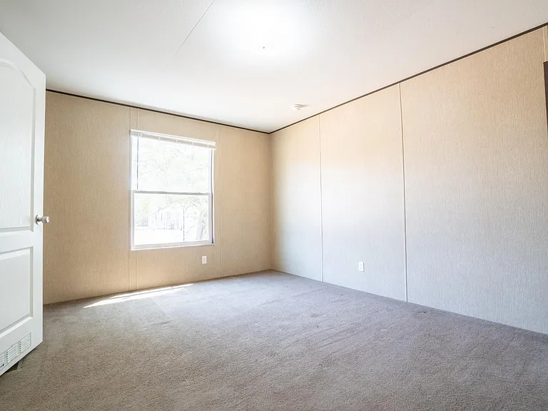 11621 Annandale Rd — Photo 8