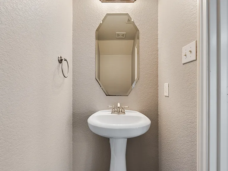 213 Palomino Ct — Photo 37
