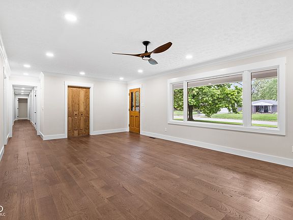 4th image of 2004 Terrace Ln