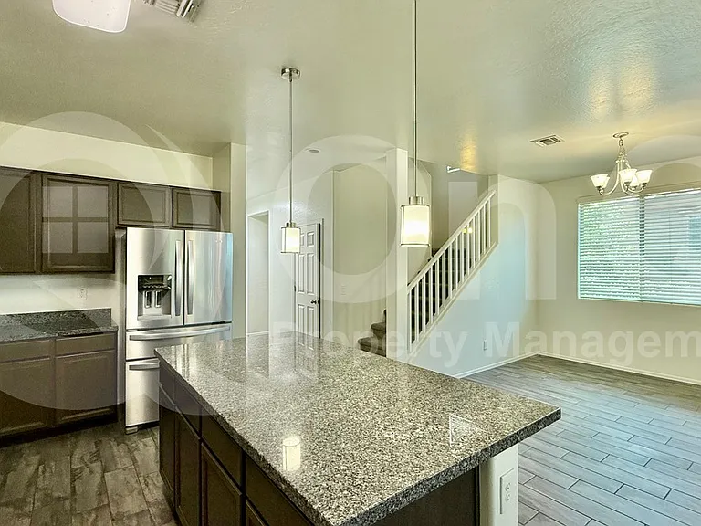 8924 N 102nd Ln — Photo 7