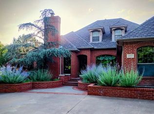 4022 Country Club Dr, Enid, OK 73703