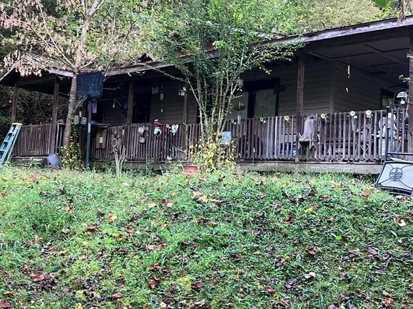 226 Madisons Frk, Dana, KY 41615