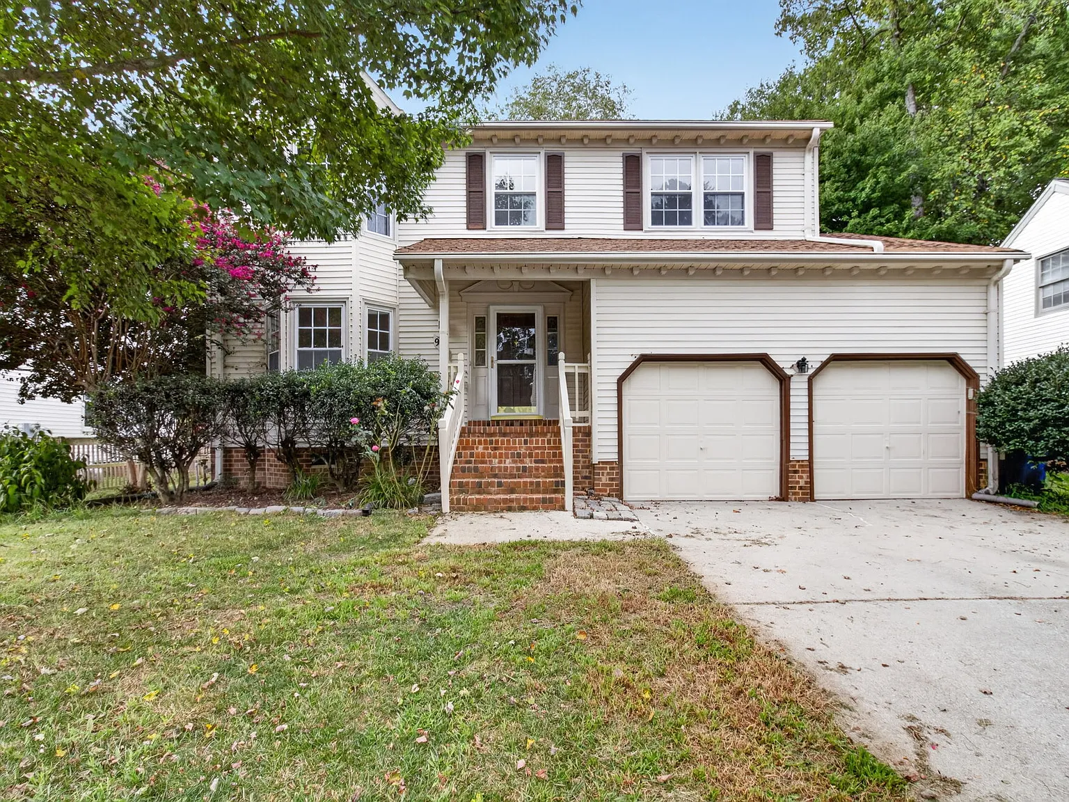 4 bed, 2.5 bath, 2565 sqft, $2,800 — Photo 1