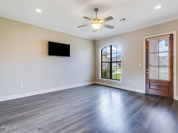 4th image of 128 Rue Village Rd