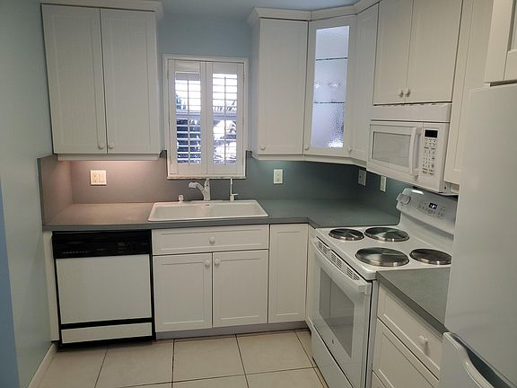 5th image of 740 E Ocean Avenue #307