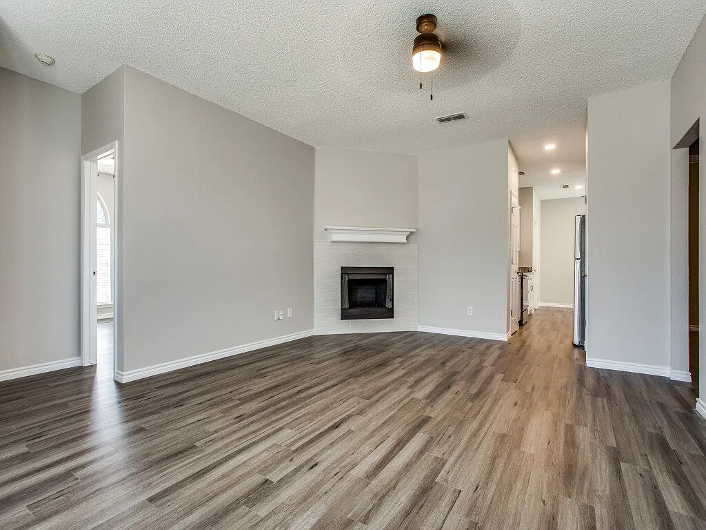 3 bed, 2.0 bath, 1248 sqft, $1,750 — Photo 3