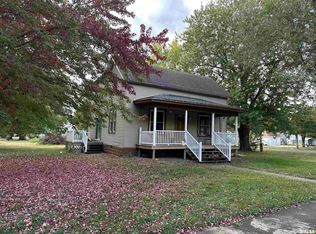 500 Albers St, Golden, IL 62339