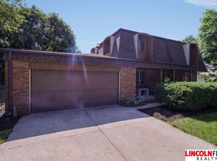 2107 Heather Ln, Lincoln, NE 68512