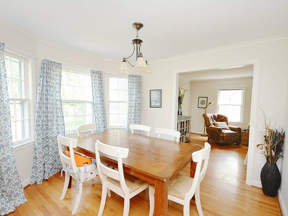 Full dining room