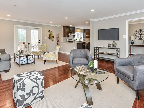 2nd image of 4726 Village Dr