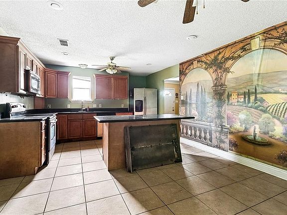 4th image of 5972 Dreux Ave