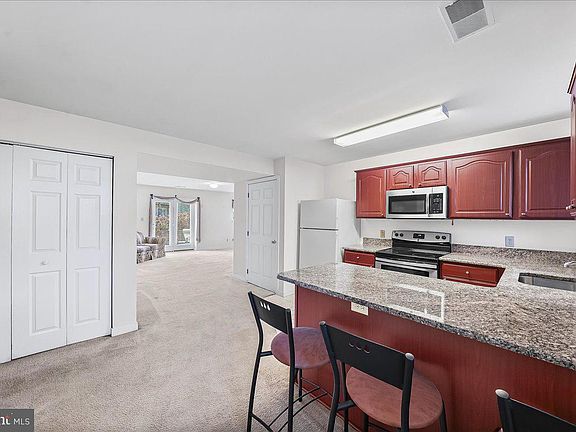 5th image of 7001 Pleasant Ct #7001