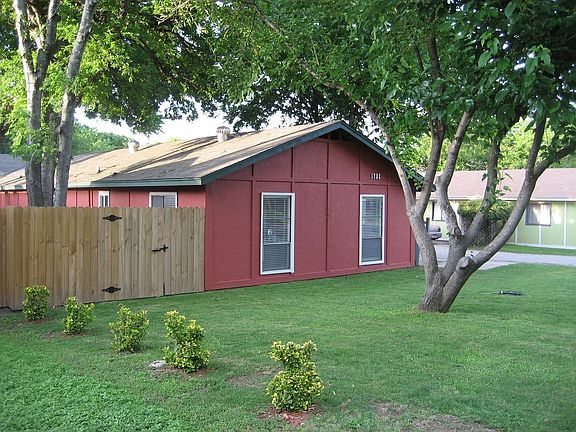 2nd image of 1702 Royal Hill Dr