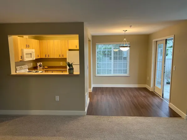 14007 NE 181st St #102, Woodinville, WA 98072