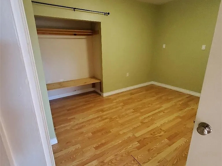 14527 S Berendo Ave — Photo 8