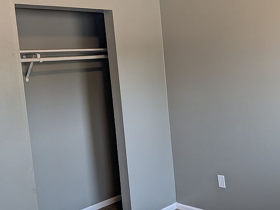 5th image of 1492 Main St #1