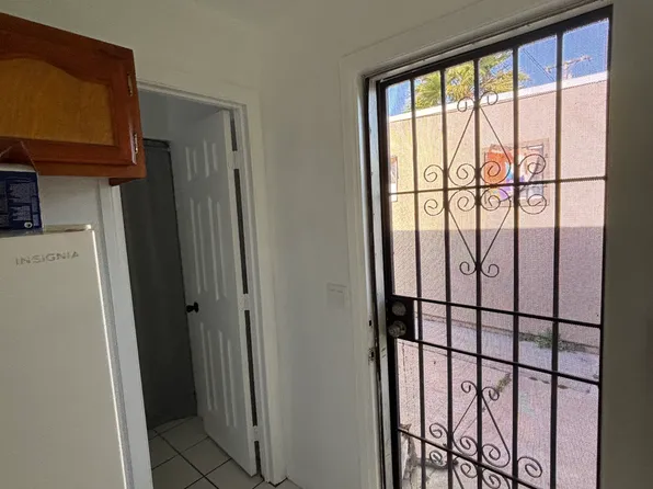 (undisclosed Address), Compton, CA 90220
