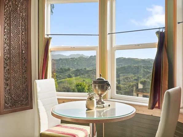 124 Pueblo Ln, Topanga, CA 90290