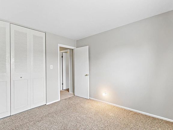 3rd image of 262 Inverrary Ln