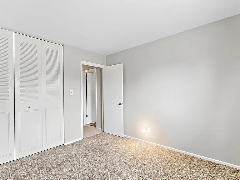 262 Inverrary Ln — Photo 3