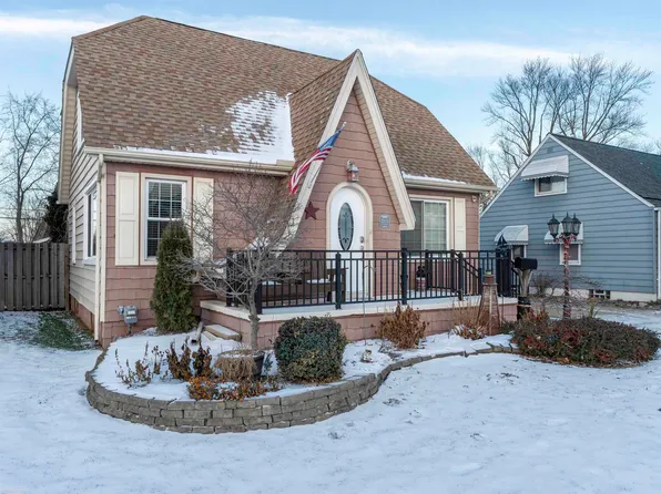 22631 Ridgeway St, Saint Clair Shores, MI 48080