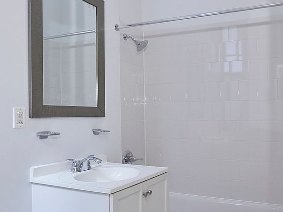 5th image of 857 9th Ave APT C