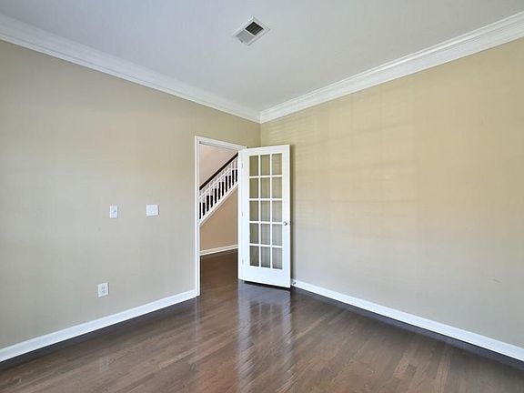 4th image of 2732 Stillwater Lake Ln