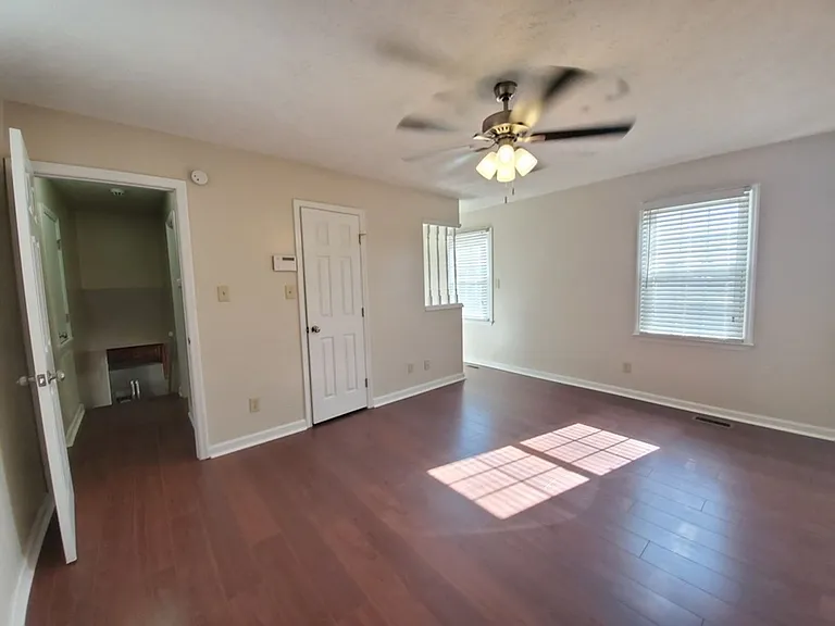 7886 Uriah Dr — Photo 8