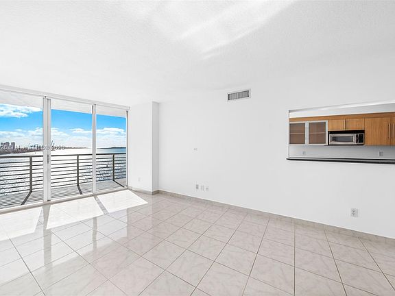 4th image of 335 Biscayne Blvd #1709