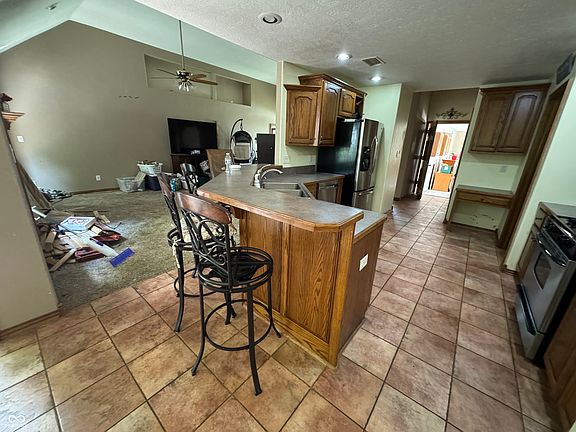 3rd image of 103 James Ct