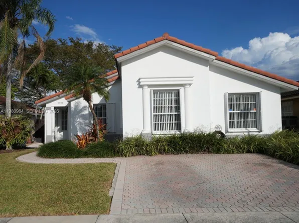 9921 SW 164th Ct, Miami, FL 33196