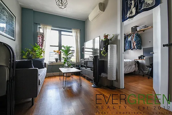 Rented by Pinn Realty | media 10