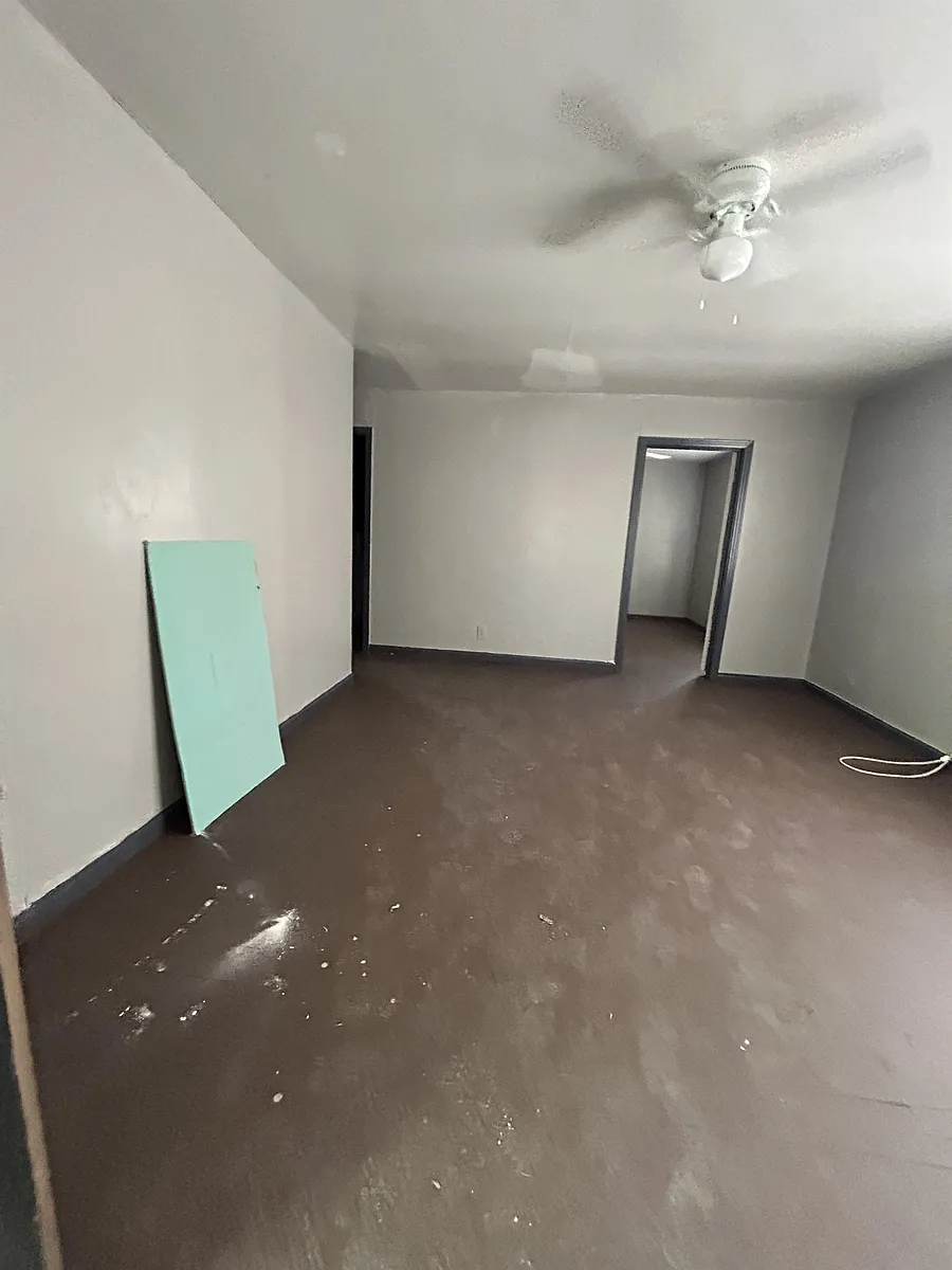 Building Photo - 14517 Reeveston Rd