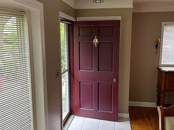 3rd image of 1354 Catalpa Dr