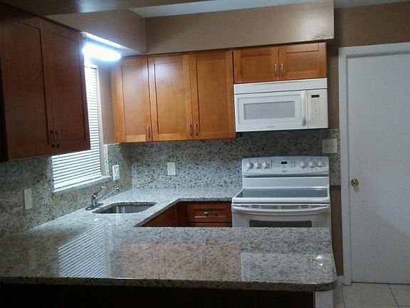 3rd image of 1005 Coconut Dr