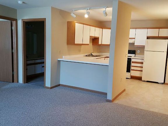 5th image of 4919 Windward Ct APT 12