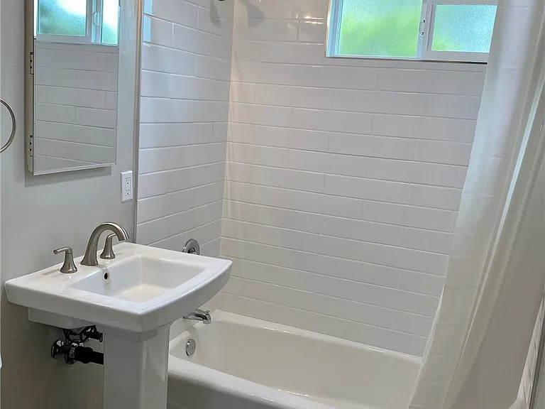 839 S Sunset Blvd — Photo 15