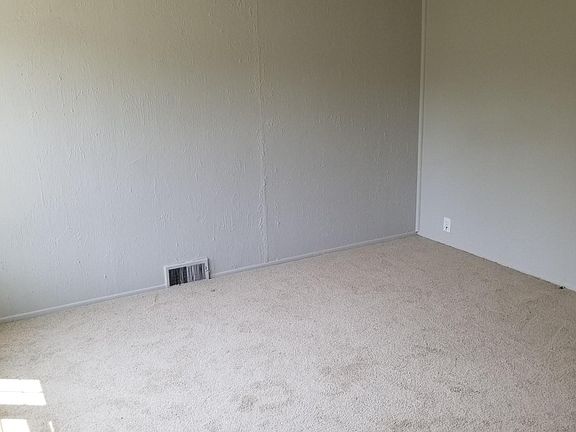 5th image of 2420 Stieber St