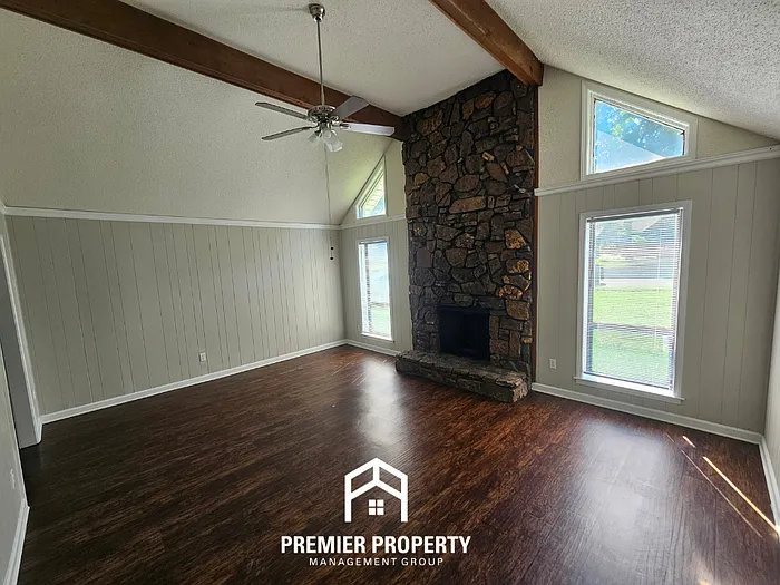 3 bed, 2.0 bath, 1644 sqft, $1,495 — Photo 3