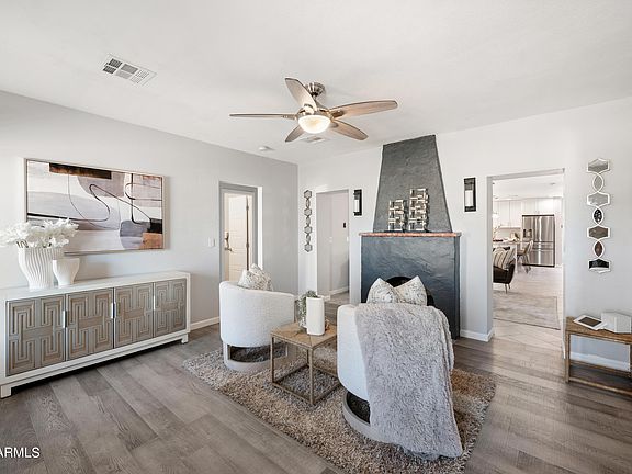3rd image of 601 E CLARENDON Avenue