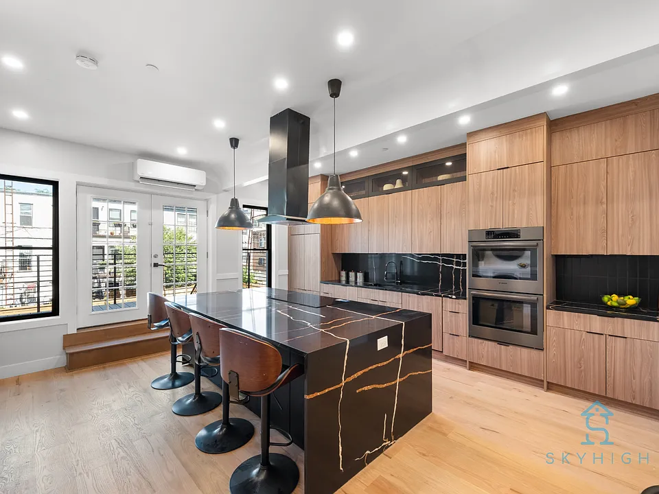 1257 Jefferson Ave #TOWNHOUSE