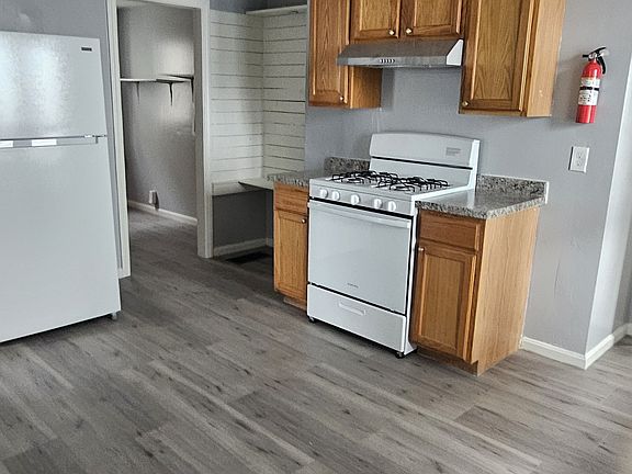 2nd image of 174 Ennell St #1