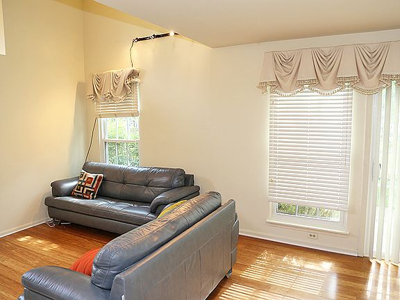 4th image of 1245 Old Mill Ln