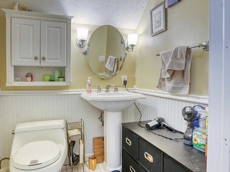 245 Collins Ave — Photo 16