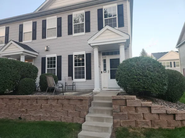 2171 Shamrock Pl, Chaska, MN 55318