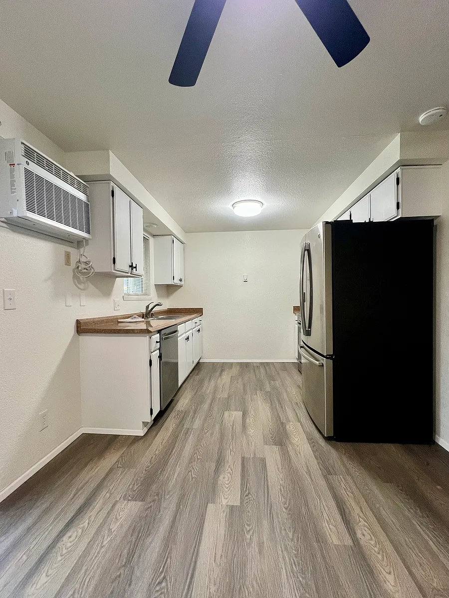 Building Photo - 500 S Conway Pl #500