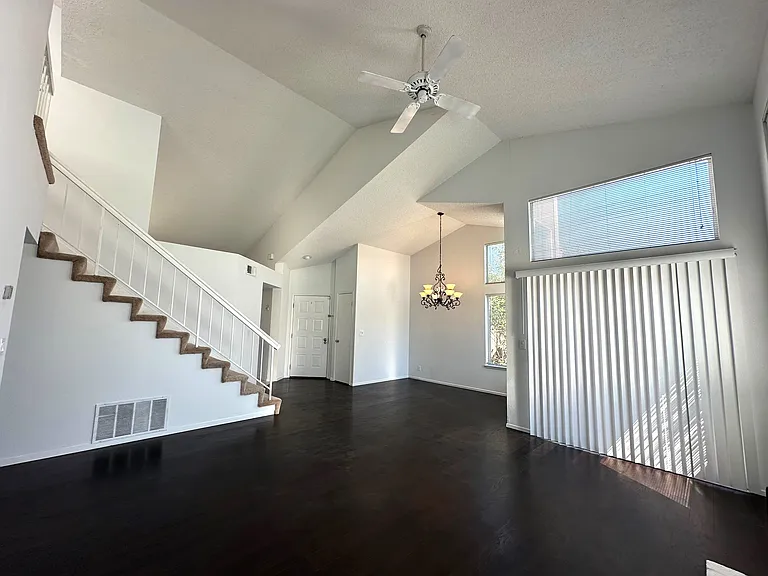 528 Fuchsia Dr — Photo 11