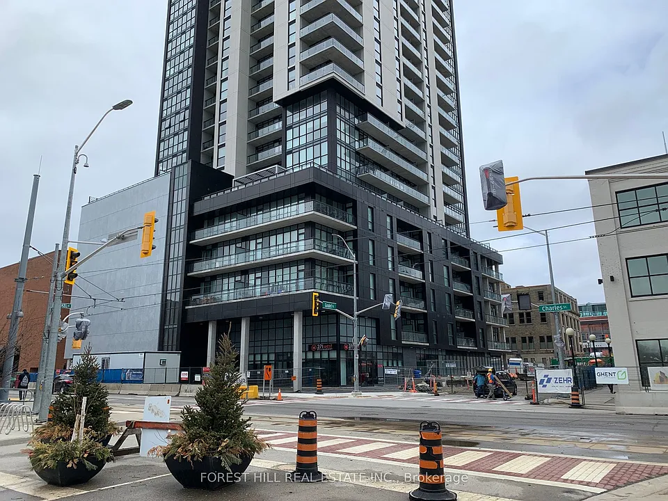 60 Charles St W #602
