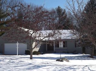 10 Hycrest Rd, Charlton, MA 01507